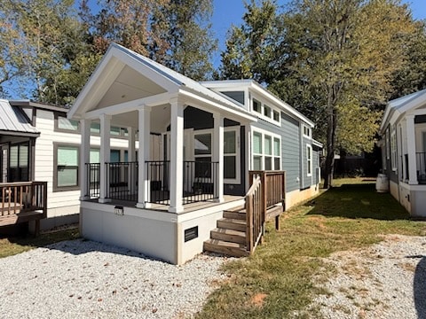 203 groundhog exterior front